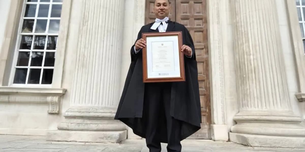 ManPin's tweet card. Starting his school life in an estate in Sungai Siput, Jayaprakash Murulitharan earned his doctorate from the university last month.