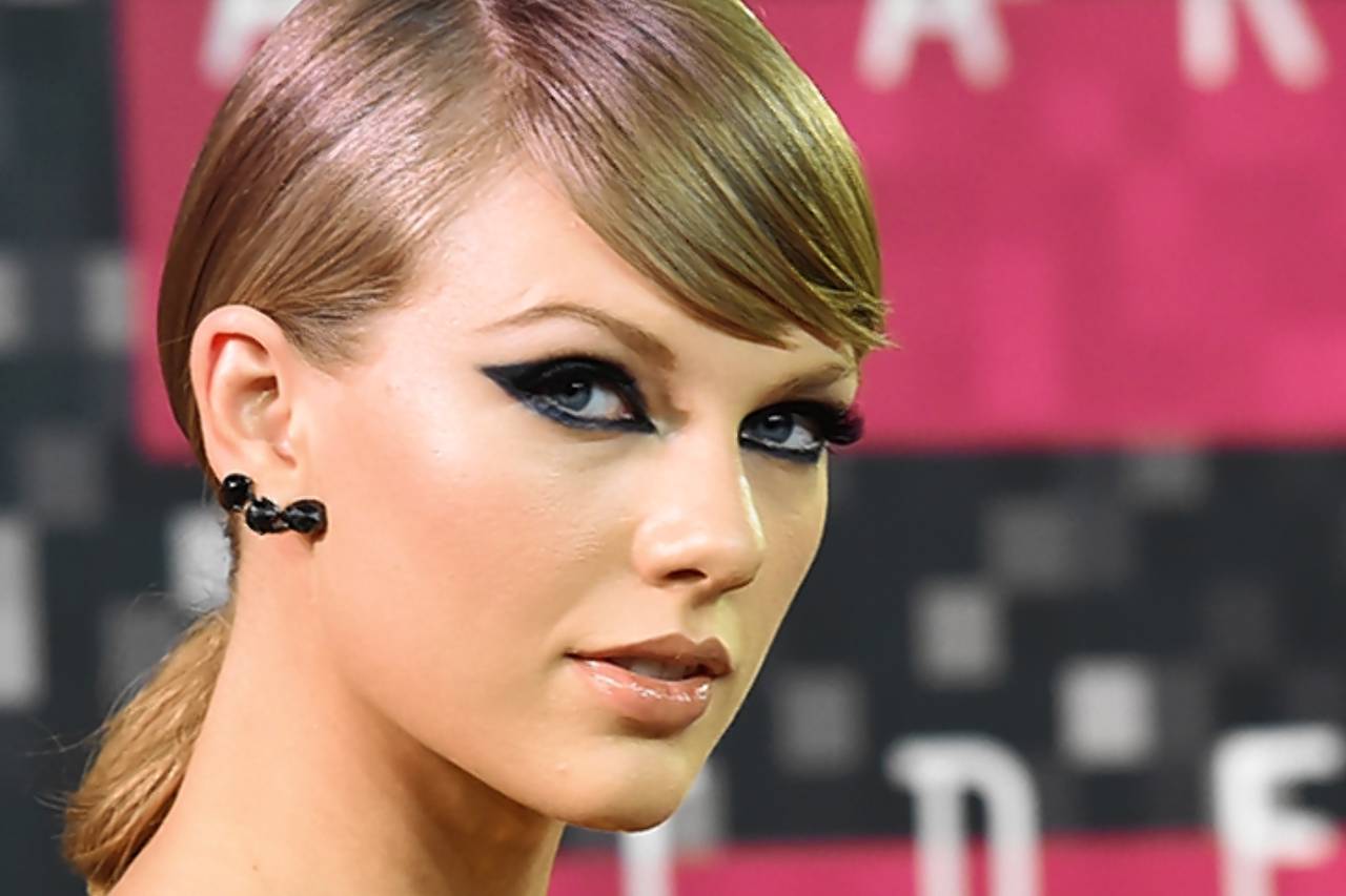 ValhallaVC's tweet card. Stars are masters of building a brand online—and companies can apply a lot of their strategies to connect with customers.