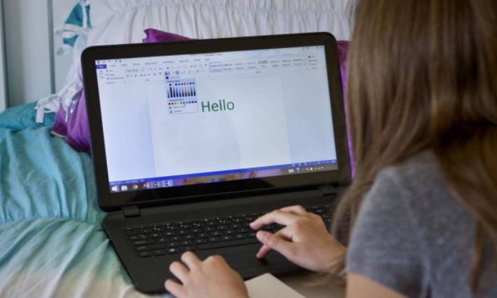 Designio7's tweet card. La UNAM abrió una plataforma online en donde se podrán aprender diferentes idiomas como inglés, francés, español e italiano totalmente gratis