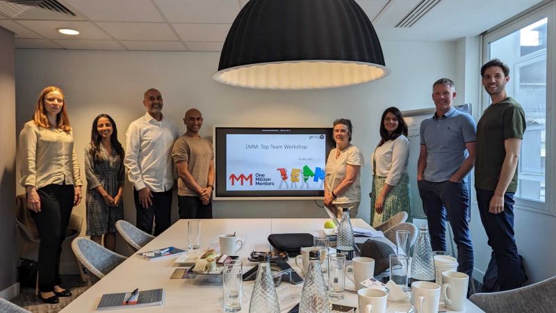 GeoffreySmart's tweet card. TEACH. AND LEARN. TO MAXIMIZE IMPACT AS A LEADER AND TO BE A HAPPY PERSON. That’s what the world’s greatest leaders do. If you want a platform, consider mentoring through One Million Mentors. Thank...