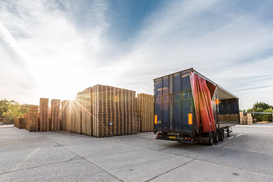 GroupePGS's tweet card. Le coq bleu poursuit sa tournée en Normandie. Dans cette région, comme dans bien d’autres territoires de l’Hexagone, s’épanouissent des entreprises industrielles – du grand groupe à la PME – aussi...