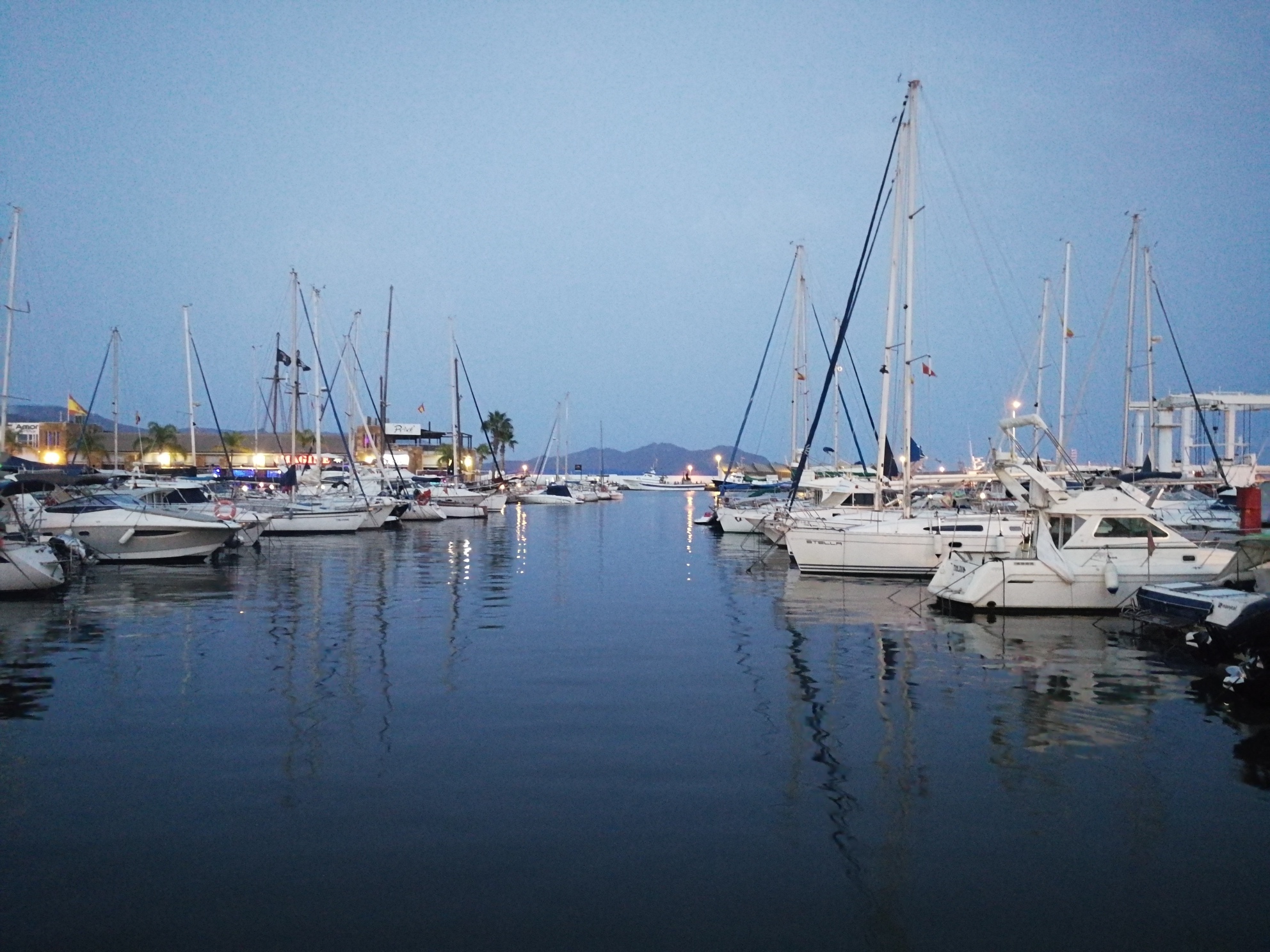 NAUCHERglobal's tweet card. “El mercado náutico está viviendo una temporada positiva impulsada por la demanda interna de