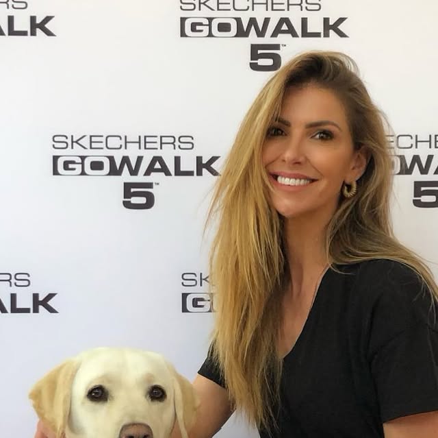 LauraCsortan's tweet card. Laura Csortan (@lauracsortan) • Instagram photo