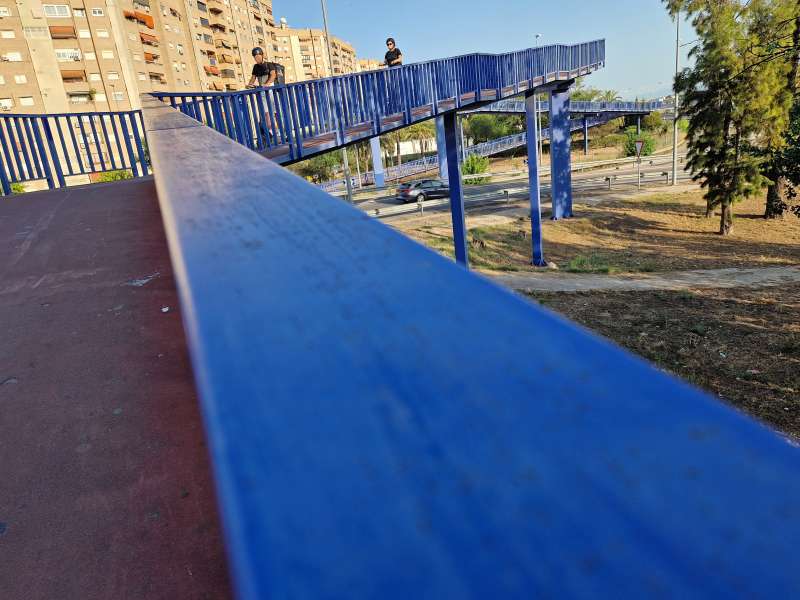 compromisXRV's tweet card. En XIRIVELLA. La estructura metálica presenta vibraciones y oscilaciones que podrían indicar algún problema