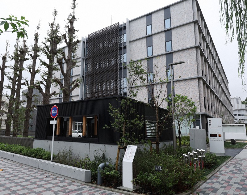 makaibito's tweet card. 　「ONE　PIECE（ワンピース）」や「進撃の巨人」などの人気漫画を無断掲載する海賊版サイトに大量のデータ配信を可能とするネットワークサービスを提供したとして、講談社、集英社、小学館、KADOKA