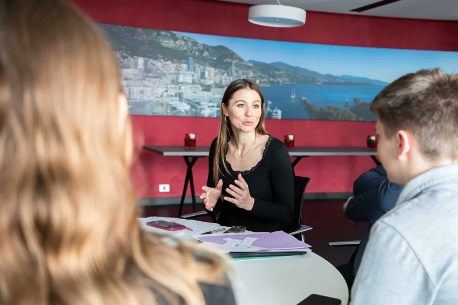 RaphBrun's tweet card. Mathilde Le Clerc, évoque pour Monaco Hebdo les principales problématiques qui concernent la jeunesse à Monaco.