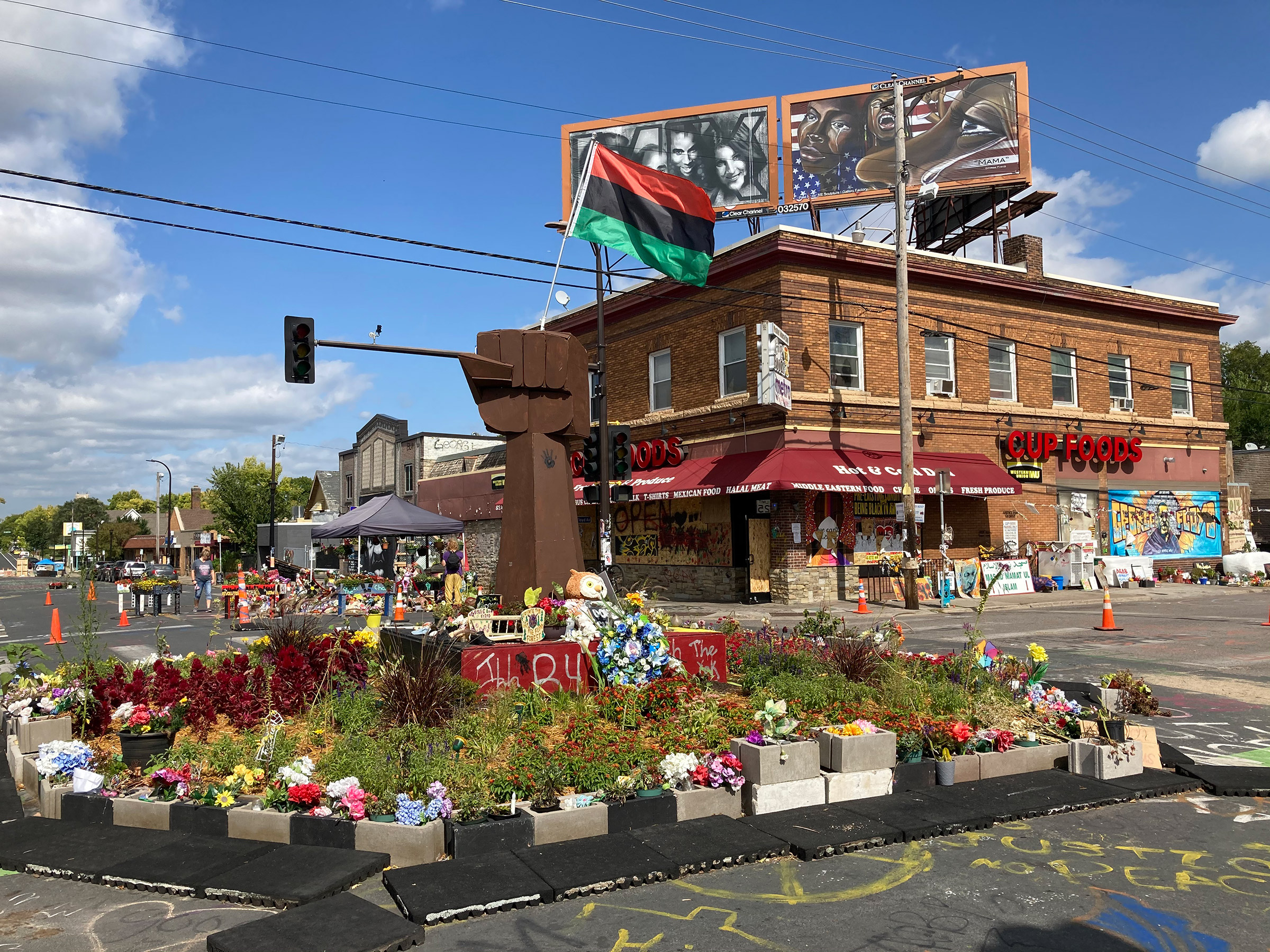 medickimw's tweet card. At E. 38th Street and Chicago Avenue in Minneapolis, a self-organizing network explores what it means to construct and maintain a public memorial, a space for collective action.