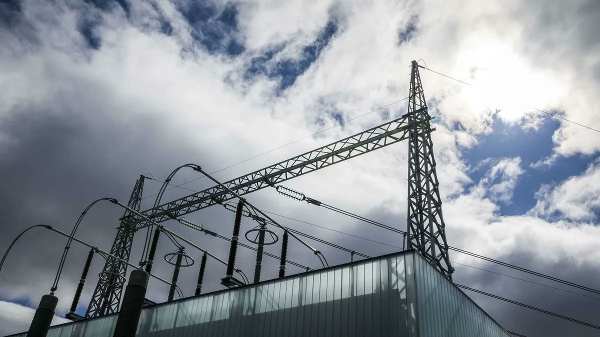 Etteplan's tweet card. Fortum Springin kaltaiset virtuaaliset akut lisäävät sähköjärjestelmän joustavuutta, mille on jatkossa entistä suurempi tarve.