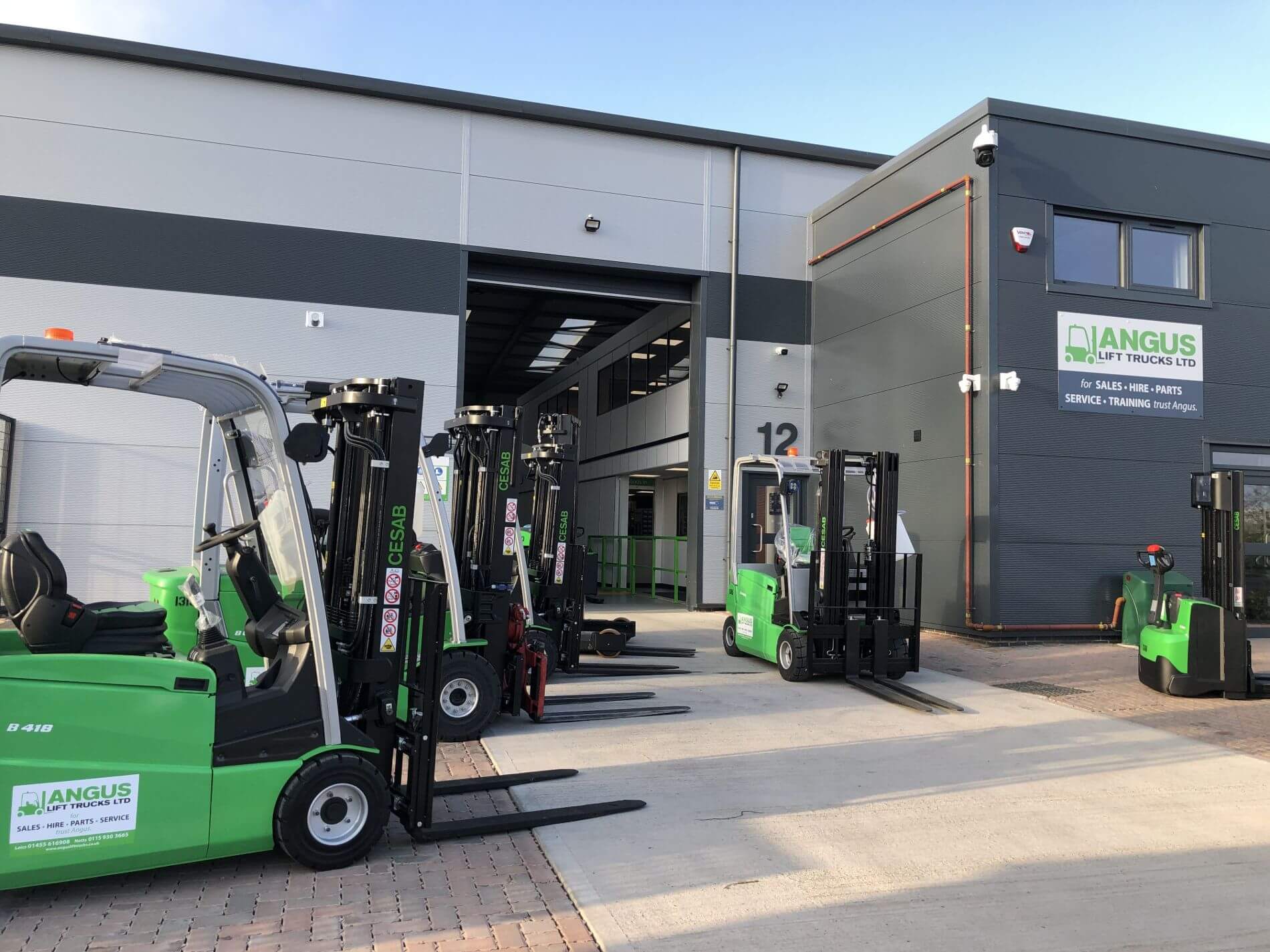 AngusLift's tweet card. What forklift should you buy? LPG, Diesel or Electric? What are the benefits, and the cons? Read on to find out...