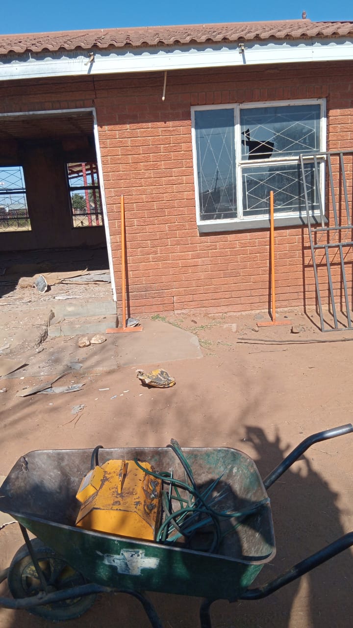 FreeStateWorld1's tweet card. The Tokologo Community Development Program, a Non-Profit Organisation based in the small town of Hertzogville in the Free State, is on a mission to revive the arts in the area. Pule Mphokela, the...