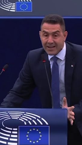 RoVannacci's tweet card. Signora Von der Leyen ma dov'è?