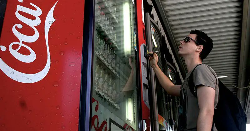 techmakers_io's tweet card. Il complesso mondo dell’Internet of things, o IOT, è nato grazie ad distributore automatico di bibite e alcuni studenti molto creativi. Succedeva nel 1970.