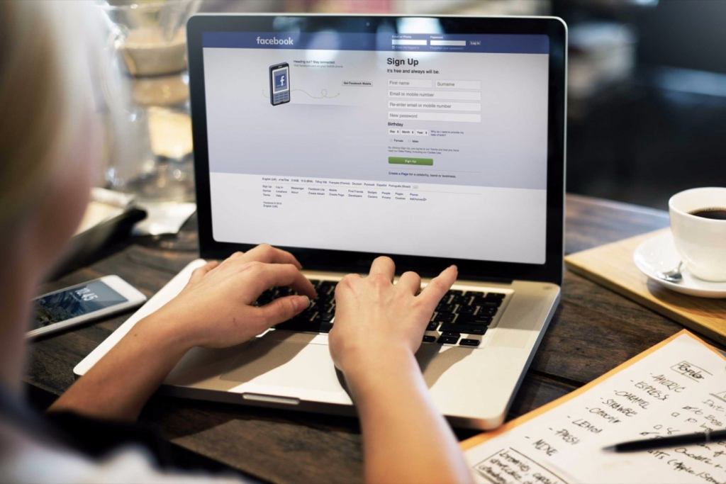 Entrepreneur's tweet card. Users will be alerted if an impersonator is using their profile photo or username.