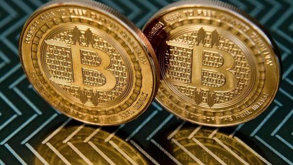 elastic_t's tweet card. Institutional adoption of the cryptocurrency is happening. Not just corporates but financial institutions are selling gold and buying bitcoin, which has built confidence in the minds of the investo...