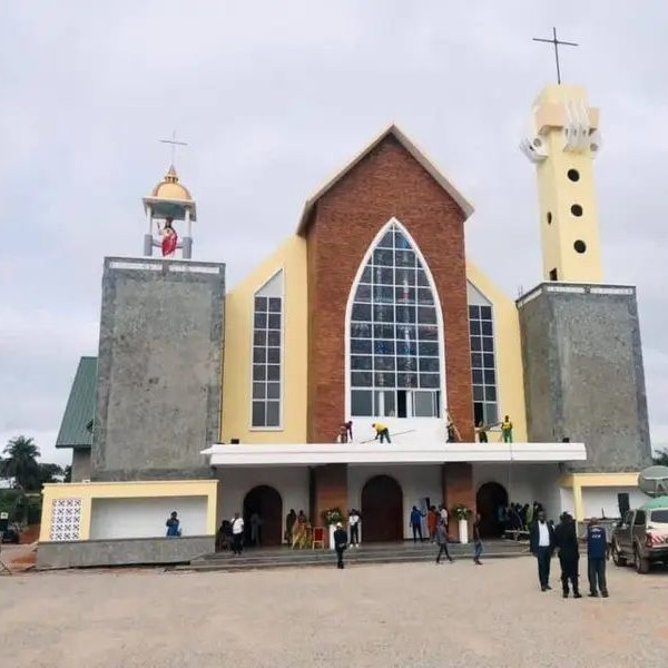 camerbe's tweet card. Le blanchiment religieux refait surface dans l'actualité camerounaise avec un nouveau cas qui interpelle l'opinion publique. Luc Magloire Mbarga Atangana, minis...