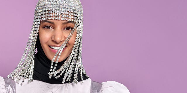 Cosmopolitan_es's tweet card. La actriz de ‘Skam España’ protagoniza una de nuestras tres portadas de verano.