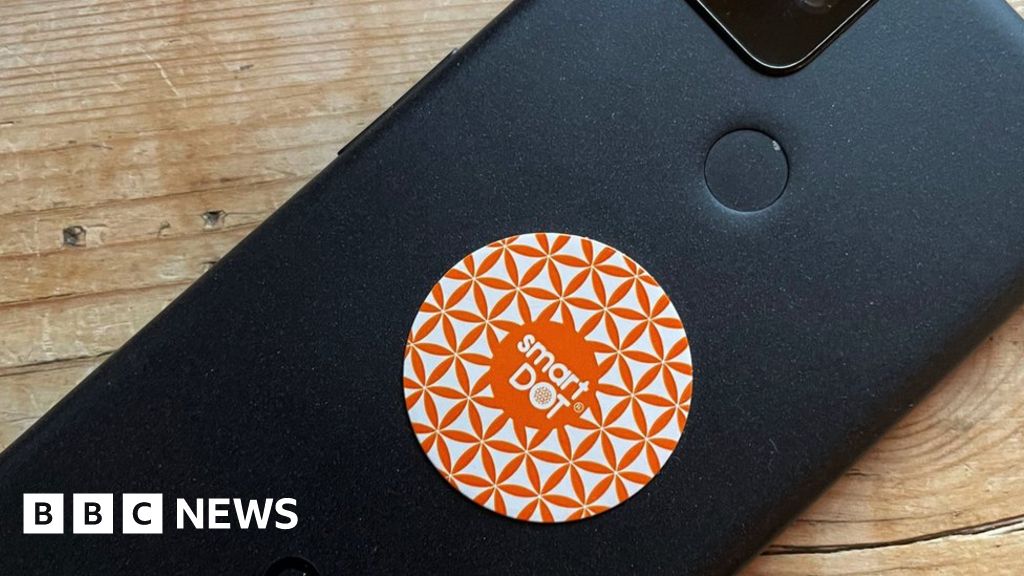 TechBoxVA's tweet card. University of Surrey tests for BBC News found no evidence of any effect.