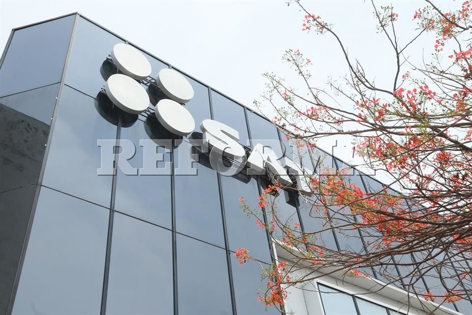 Reforma's tweet card. El SAT registra falla masiva de aparentes revocaciones de la e.firma de numerosas empresas y personas físicas en todo el País.