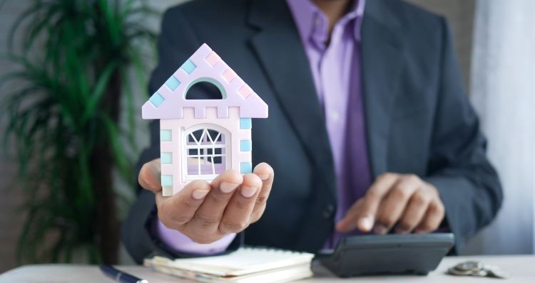 mcuenaca's tweet card. Análisis de las políticas de vivienda en España y propuestas para mejorar el acceso, aumentar la oferta asequible y fortalecer la seguridad jurídica en el mercado inmobiliario.