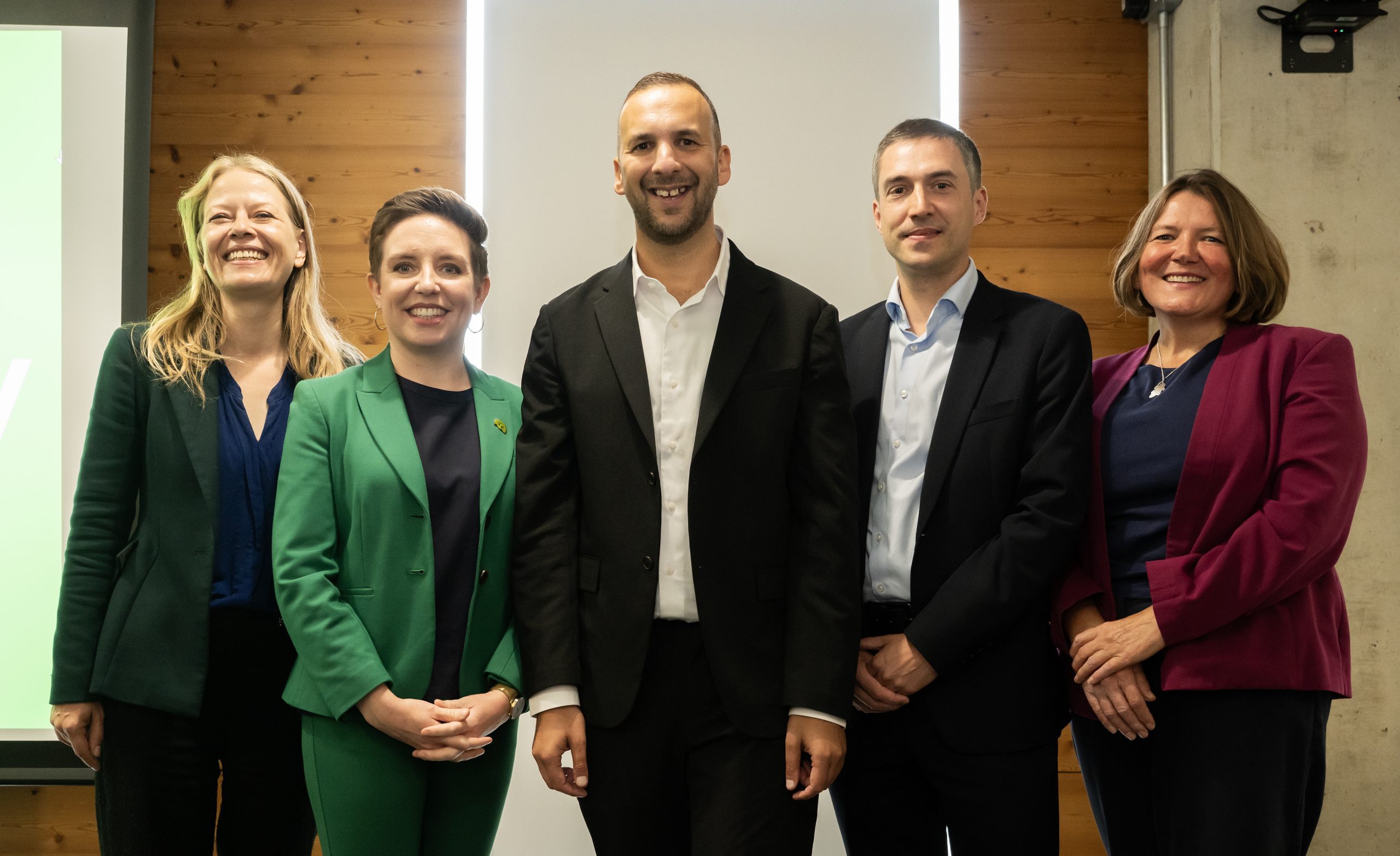 JMell0r's tweet card. We need your help to stand up to the billionaires backing other major parties and fight for social, environmental and climate justice. Donate now.