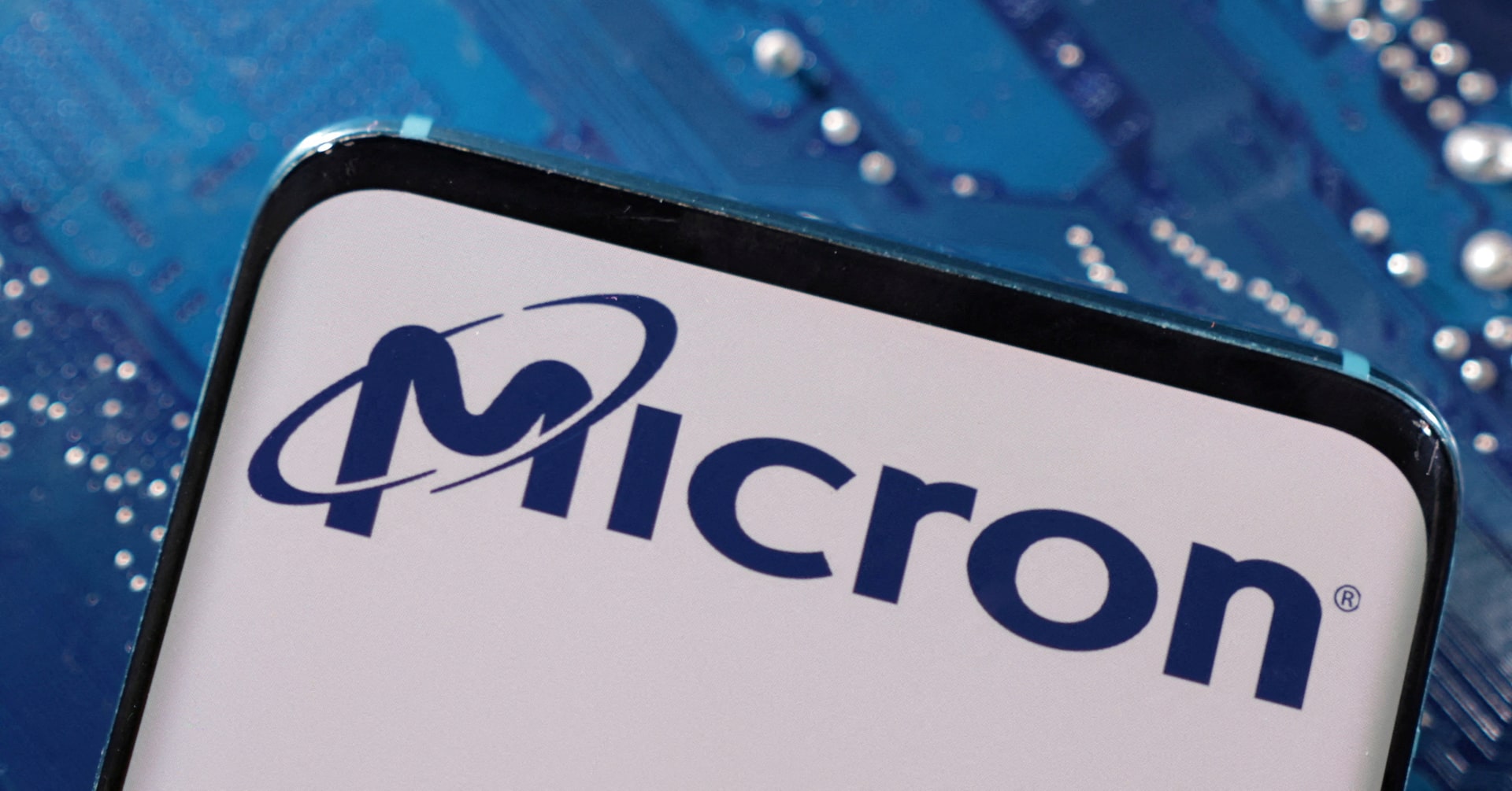 TechCentralWiki's tweet card. In the years before China declared U.S. firm Micron Technology's products a national security risk, authorities were already scaling back purchases of its chips, opting instead for domestic or South...