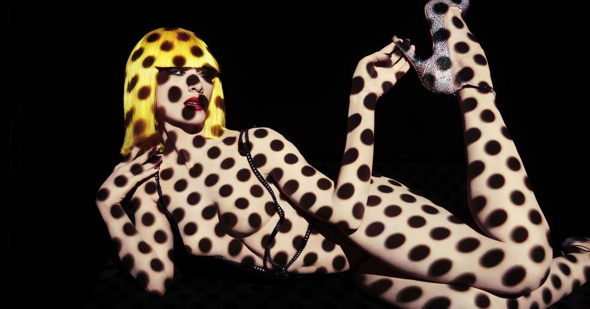 3Genevieve's tweet card. Derrière la silhouette longiligne et les mouvements sensuels des danseuses du Crazy Horse se cachent une discipline physique et mentale exigeante. L’une des membres du cabaret, la capitaine Mika Do,...