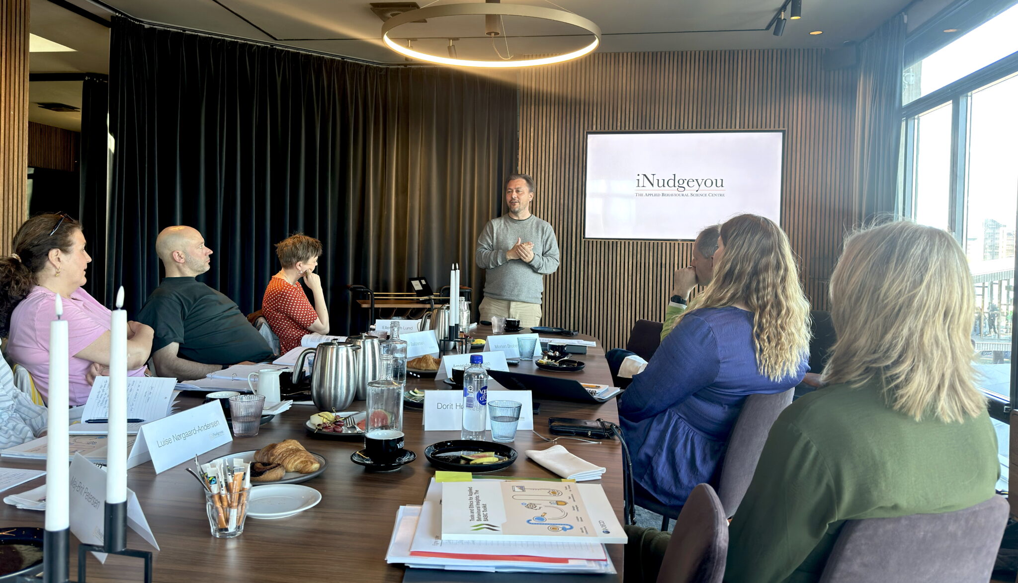 iNudgeyou_com's tweet card. Lær at skabe adfærdsforandringer!