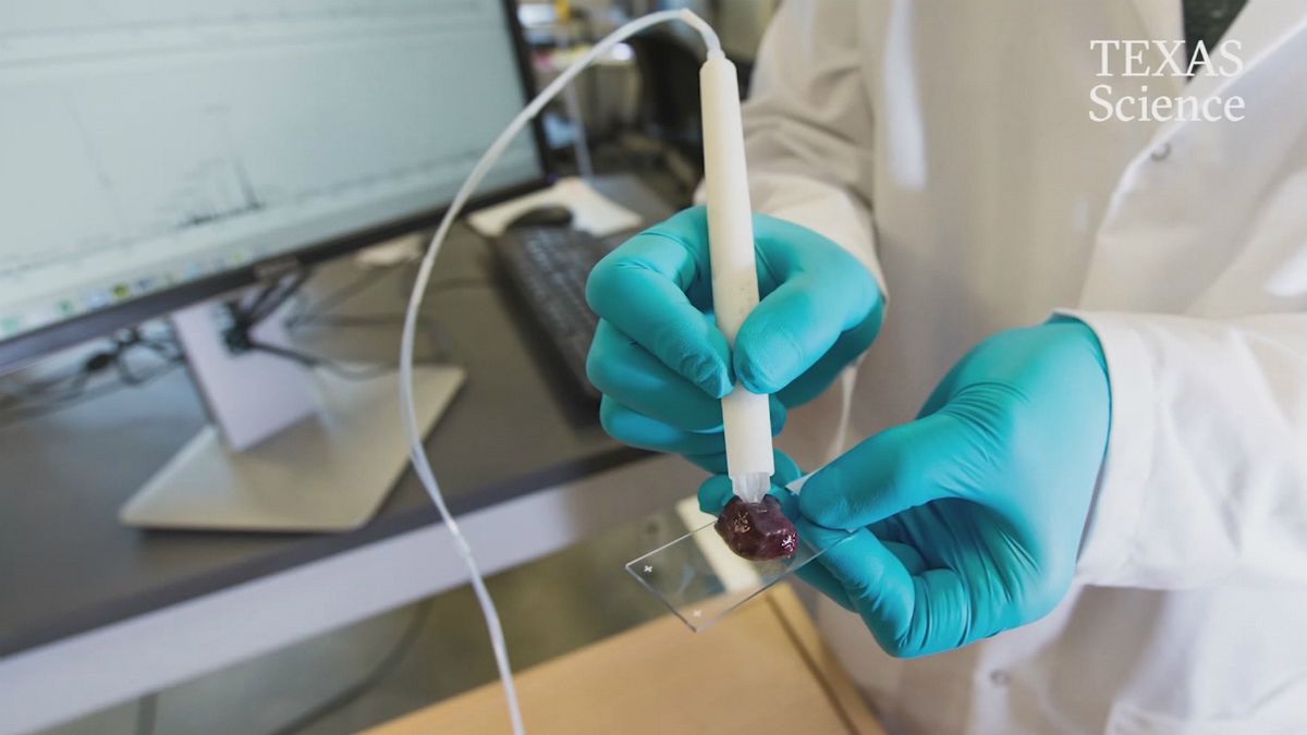 indtechhc's tweet card. This device may help surgeons to operate more efficiently on cancer patients