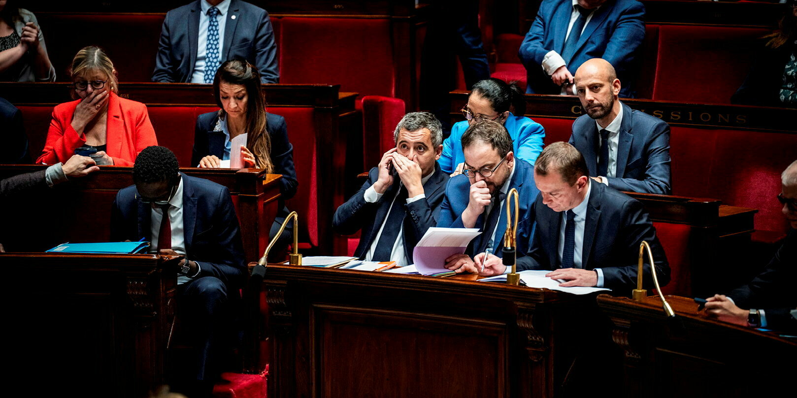 lukOlejnik's tweet card. INFO LE POINT. À partir du 8 décembre, les membres du gouvernement devront utiliser les applications de messagerie françaises Tchap ou Olvid.