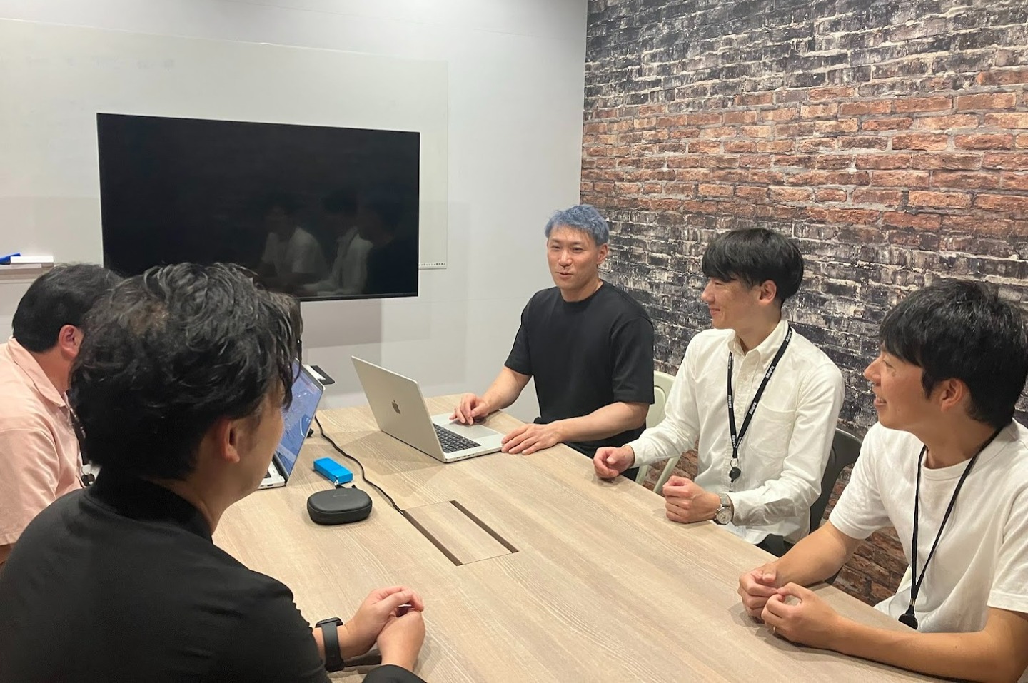 Akuru_Kondo's tweet card. 社会課題に直結する決済の不正対策を、Railsで実装する仕事です。 企画〜開発〜運用まで、プロダクトのほぼすべてに裁量をもって携われます。...