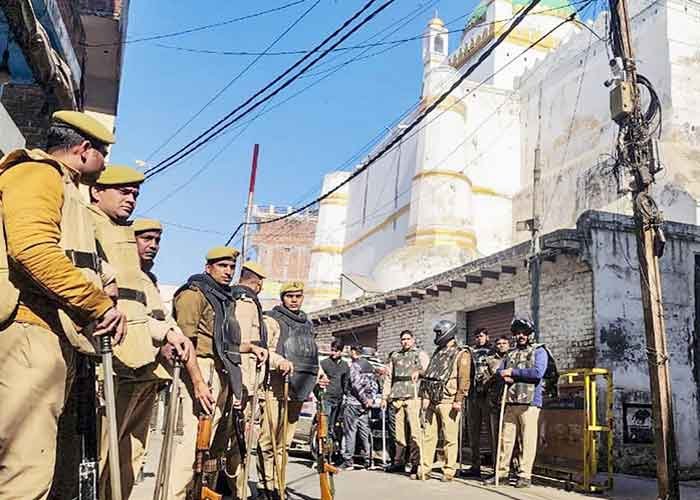yespunjab's tweet card. Sambhal on alert as heavy security, drones and CCTV deployed ahead of Harihar Temple Parikrama announced by Kailadevi Dham mahant.