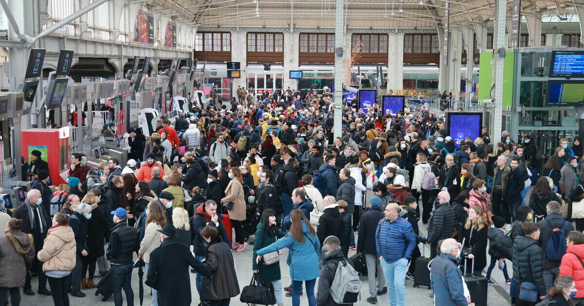 le_Parisien's tweet card. 🔵 INFO LP | Les profits records de la SNCF en 2022