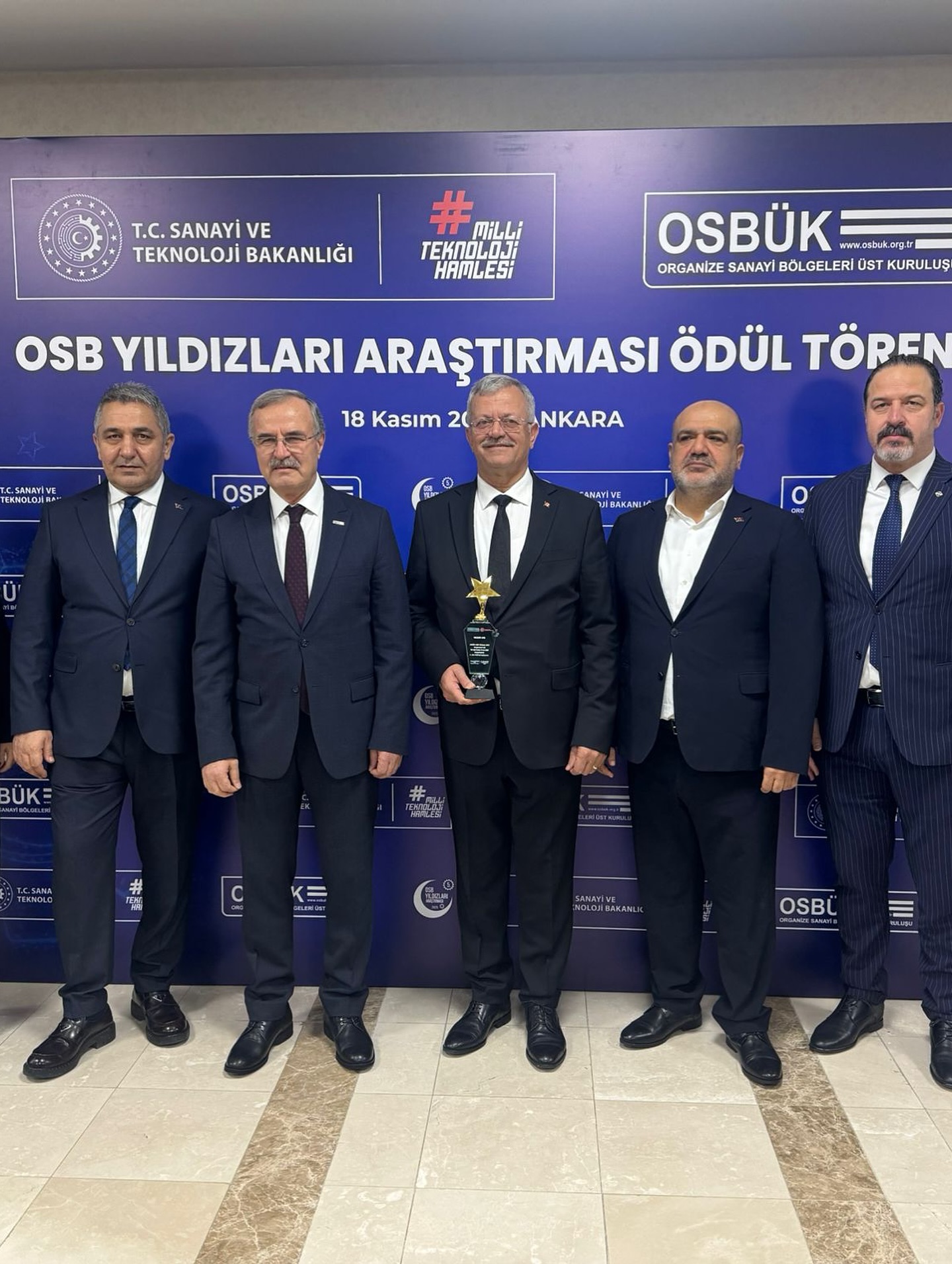 GazetesiMersin's tweet card. Organize Sanayi Bölgeleri Üst Kuruluşu (OSBÜK) tarafından bu yıl beşincisi düzenlenen OSB Yıldızları Araştırması Ödül Töreni, Sanayi ve Teknoloji Bakanı