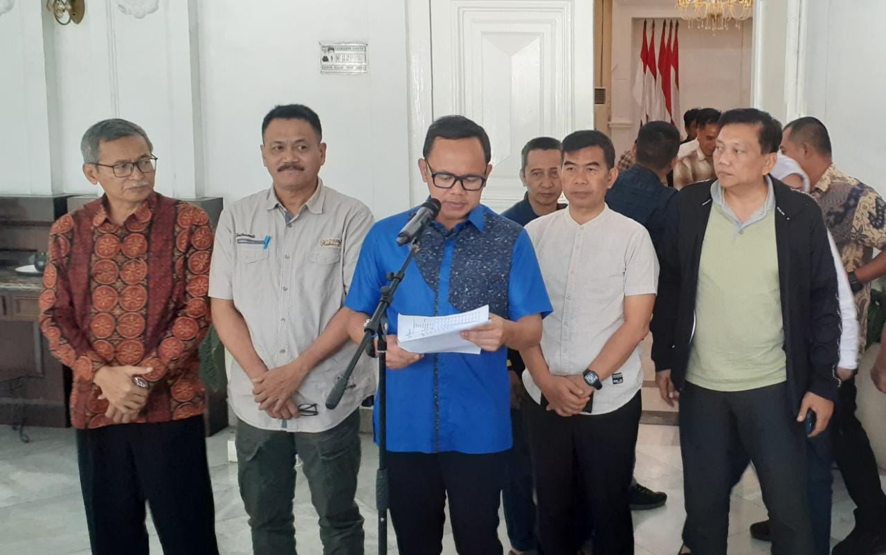 web_bogorkita's tweet card. BOGOR-KITA.com, BOGOR - Pemerintah Kota (Pemkot) Bogor terus melakukan penelusuran terkait kecurangan dalam Pendaftaran Penerimaan Peserta Didik Baru (PPDB)