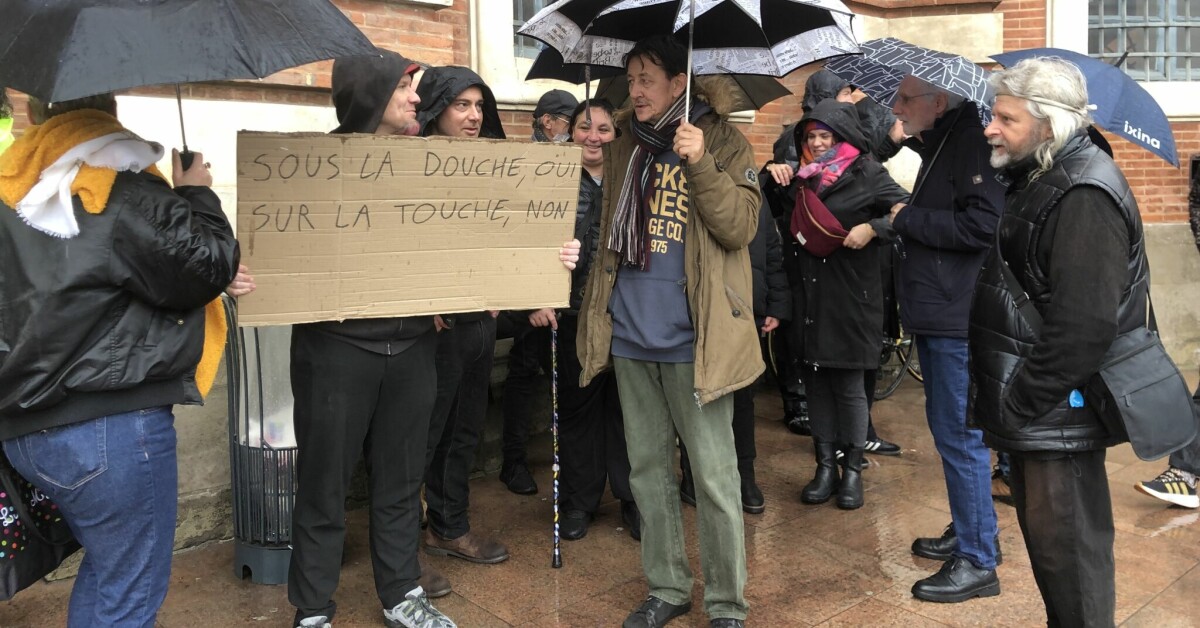 ladepeche31's tweet card. "Avec les températures actuelles, c’est catastrophique" : la fermeture des douches de Bonnefoy,...