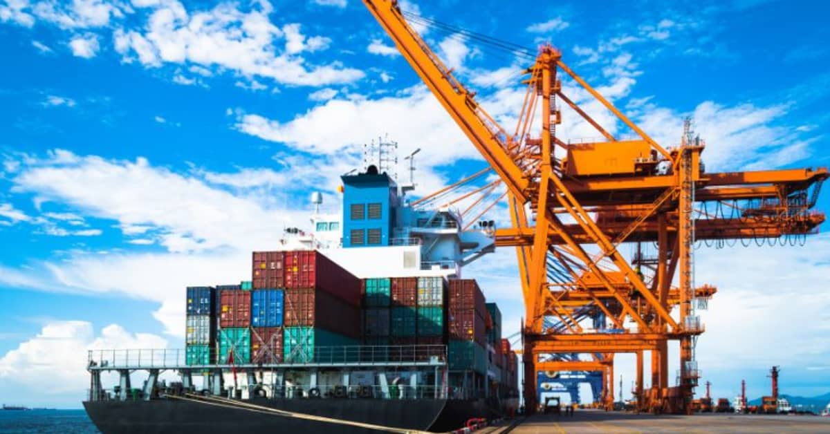 tkirchherr's tweet card. Is Kubernetes the most complex attempt at simplification ever? Devs love it, they have consistency, Operators hate it, they have complexity.