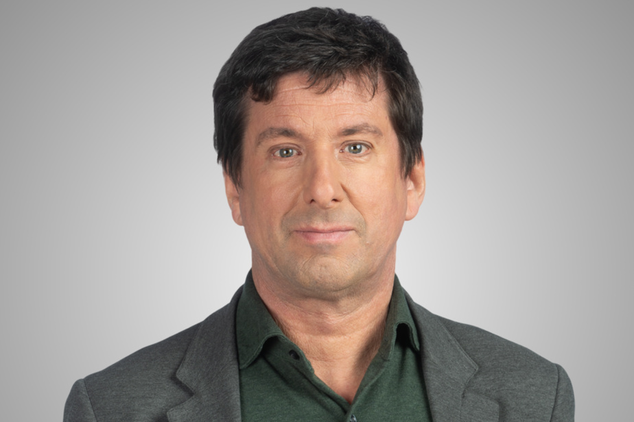 Supergopher's tweet card. Tout le monde attendait dans le noir et le froid.