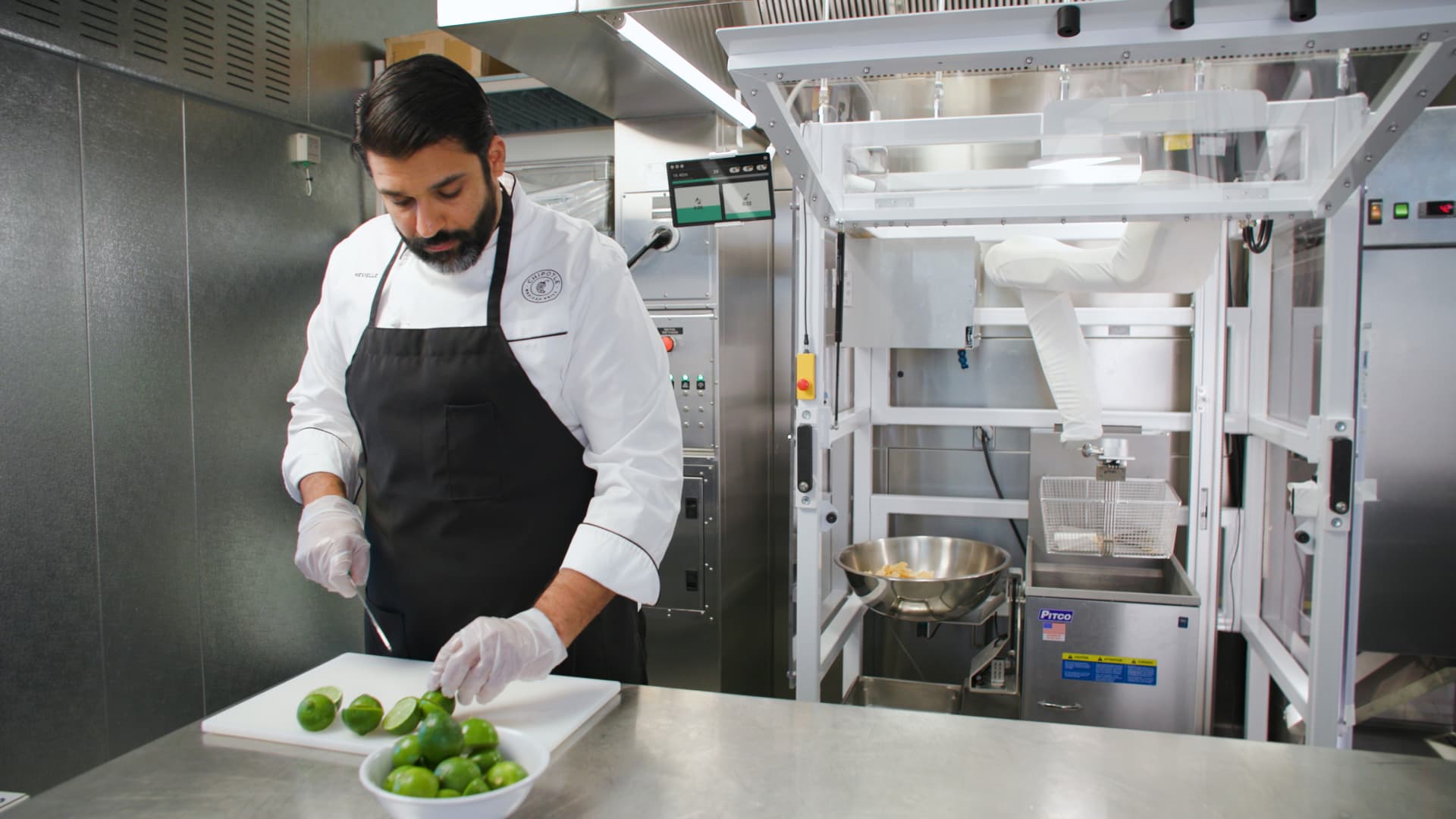 NomadGoAI's tweet card. The technology has the potential to automate more tasks and give restaurant workers the opportunity to have a more meaningful experience with guests.