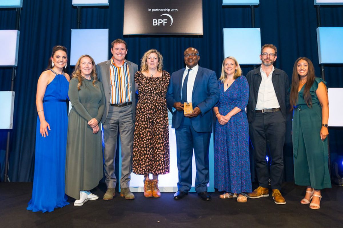 unlocknetzero's tweet card. Award for innovation in data and knowledge building at the 2024 Unlock Net Zero Awards went to The Mayor of London Retrofit Accelerator programme