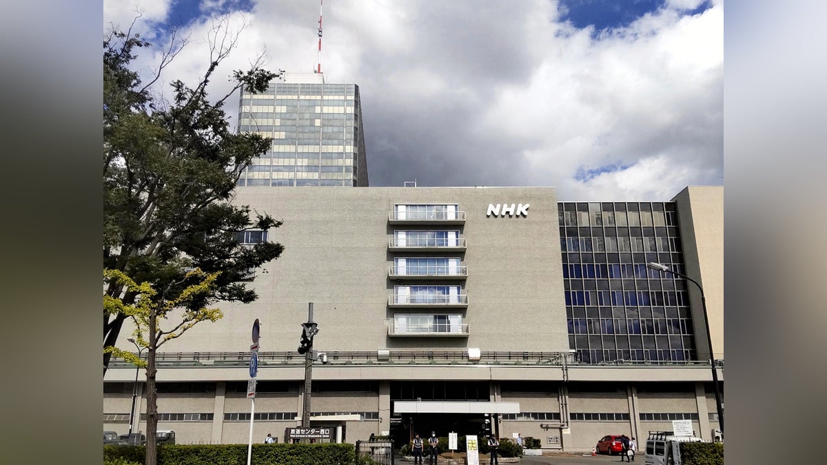 mif4c's tweet card. 【読売新聞】　全国の自治体で公用車に搭載したテレビ受信機能付きカーナビなどでＮＨＫ受信料の未払いが判明している問題で、岐阜県の江崎禎英知事は１９日の知事記者会見で、ＮＨＫ幹部と面談し、意見交換すると表明した。 面談は２６日、ＮＨＫの