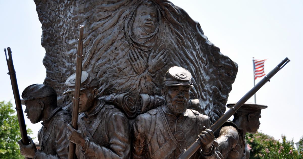 Wilderness's tweet card. Veterans Day and Memorial Day are times to honor those who serve our country in uniform, and those who have died in the process. But you don’t need to wait: Many sites on American public lands salute...