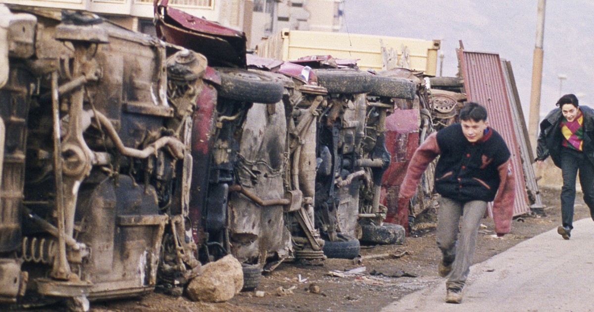 endimione_c's tweet card. L'inchiesta sui 'safari della morte' di Sarajevo: "italiani pagavano per sparare sui civili durante l'assedio della capitale bosniaca tra il 1993 e il 1995"