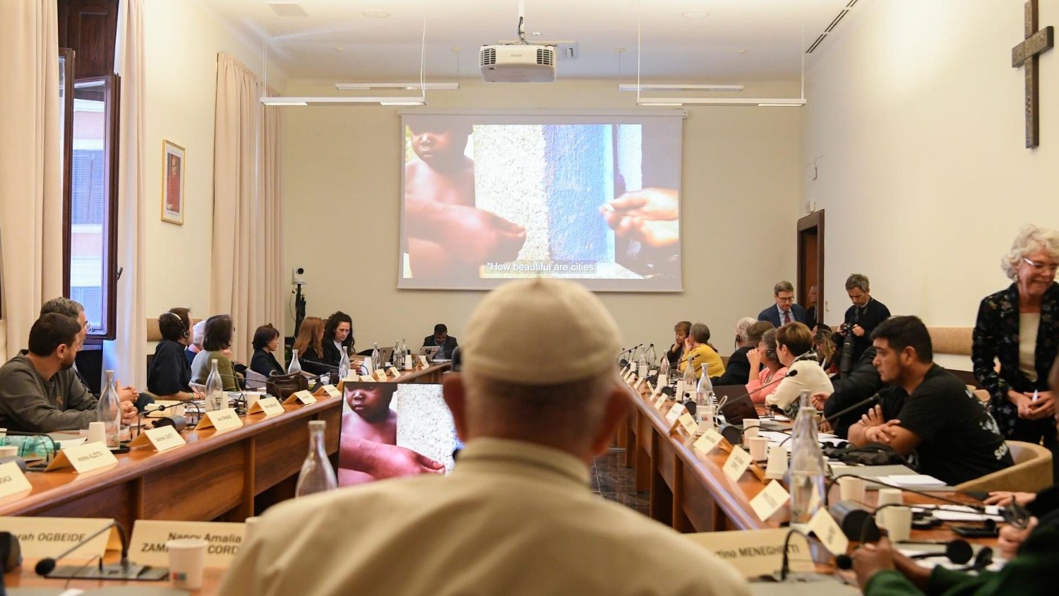 rendabasicacat's tweet card. El Santo Padre participó en un encuentro con los movimientos populares en el Palacio San Calixto, organizado por el Dicasterio para el Servicio del ...