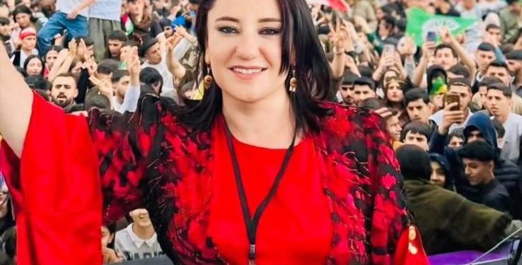 PYD_Rojava's tweet card. Bi xemgînî , em, Meclisa Jin a Partiya Yekîtiya Demokratîk (PYD), nûçeya koça dawî ya çalakvana Bêrîvan Katlo, hevşaredara berê