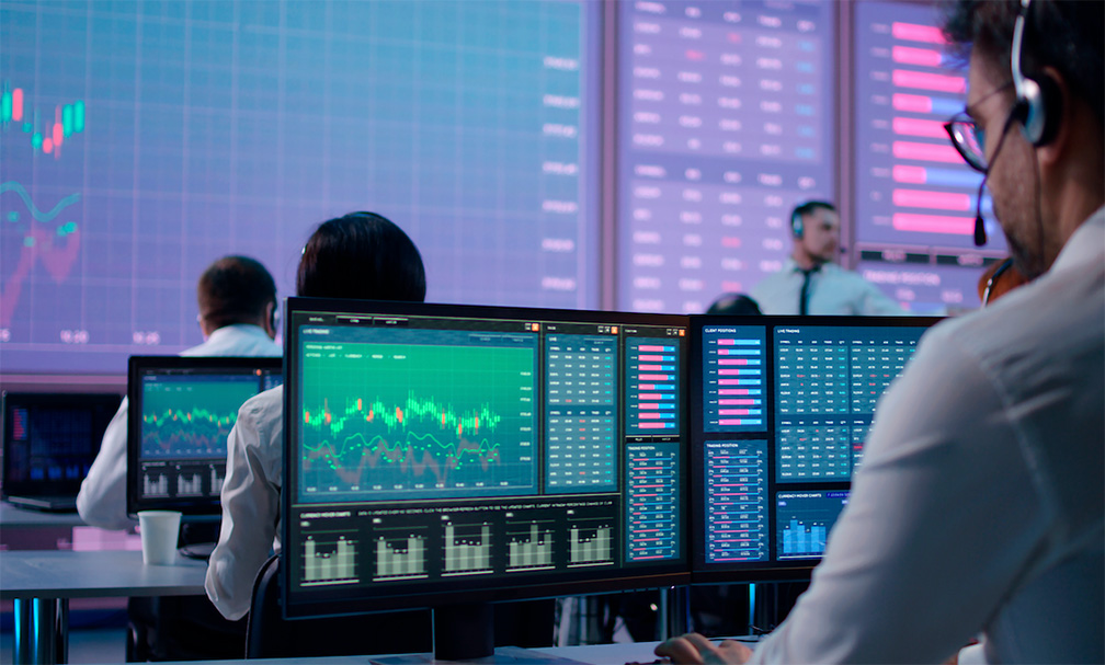 intrinio's tweet card. Do you want access to real-time data that gives you an edge over your competition? Intrinio now offers precise, real-time financial data for the fintech industry.