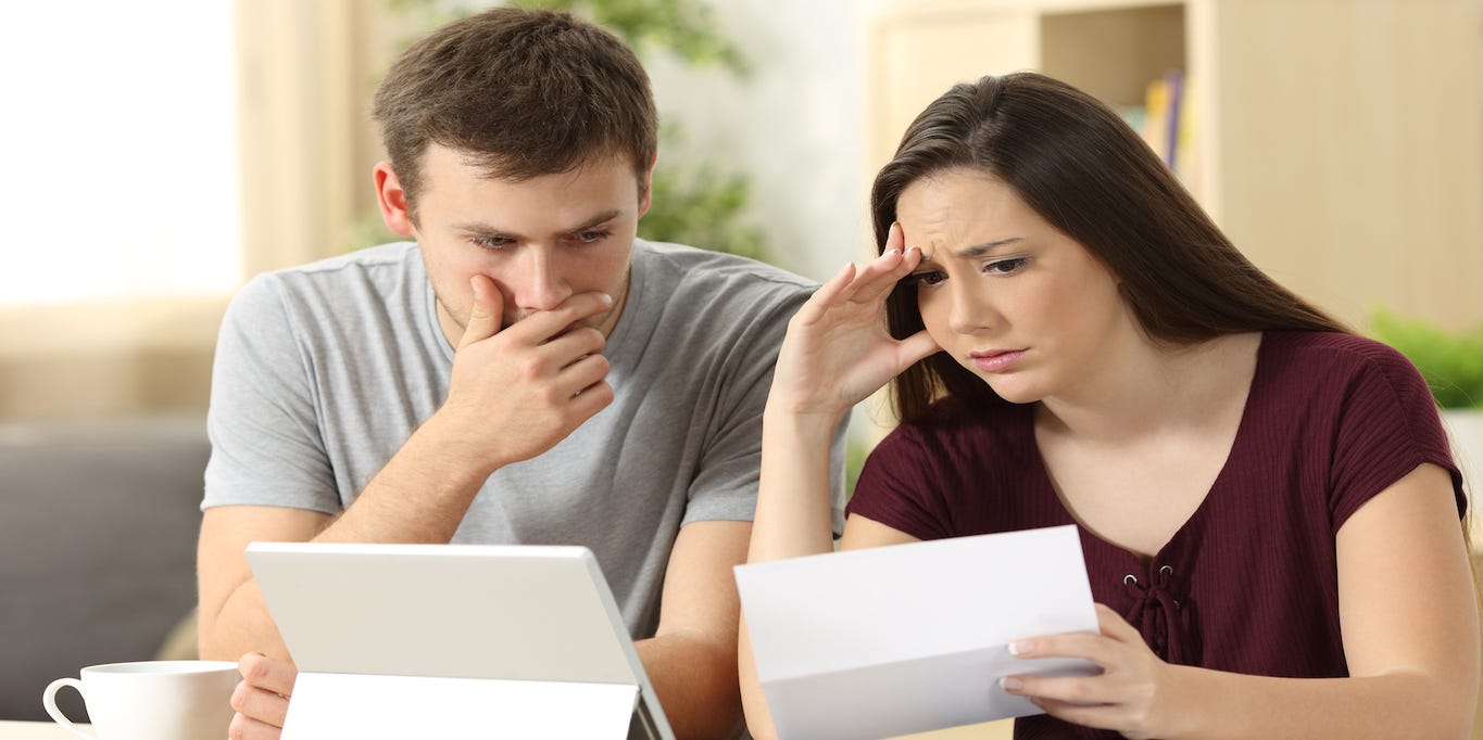 QuickBooksGurus's tweet card. Common errors such as inadequate postage, wrong information, and failing to sign a tax return can result in it being returned and your refund delayed.