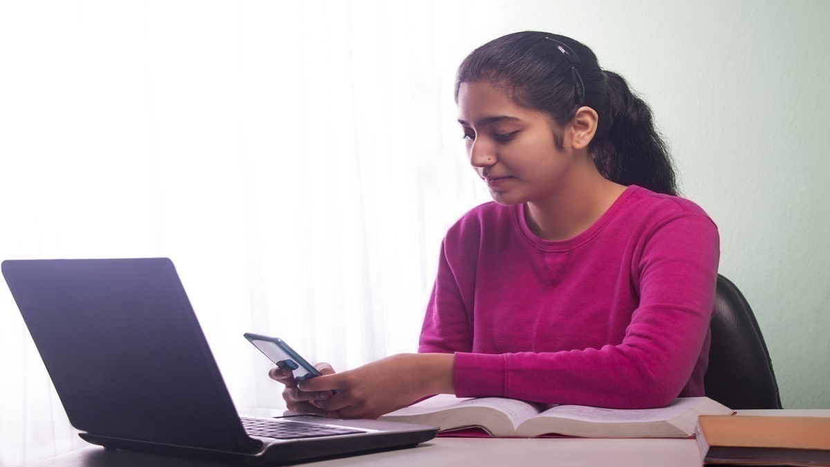 ShikshaDotCom's tweet card. RRB NTPC application window for graduate posts will close tomorrow. Candidates who are yet to apply online must complete RRB NTPC 2025 graduate post application by visiting official website.