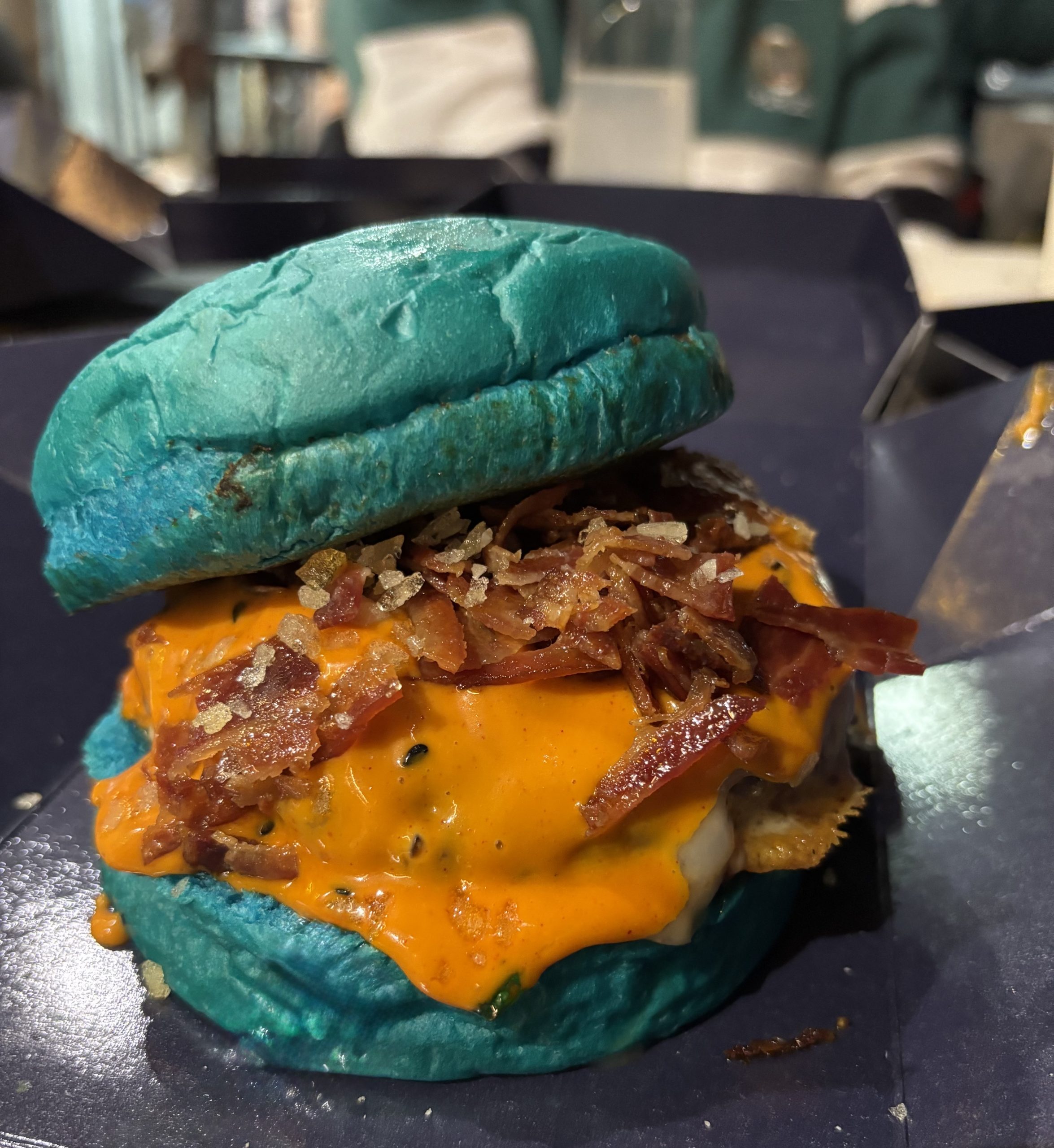 GyMbyPepelu's tweet card. Un nuevo establecimiento que mantiene la esencia de The President para los amantes de las hamburguesas y apuesta por un espacio cómodo y accesible