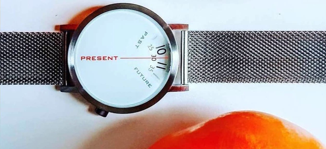 EdelContenido's tweet card. Una sesión única, de 3 a 10 segundos, de noche y sobre cuestiones de bienestar personal es un micromomento web transformable en oportunidades