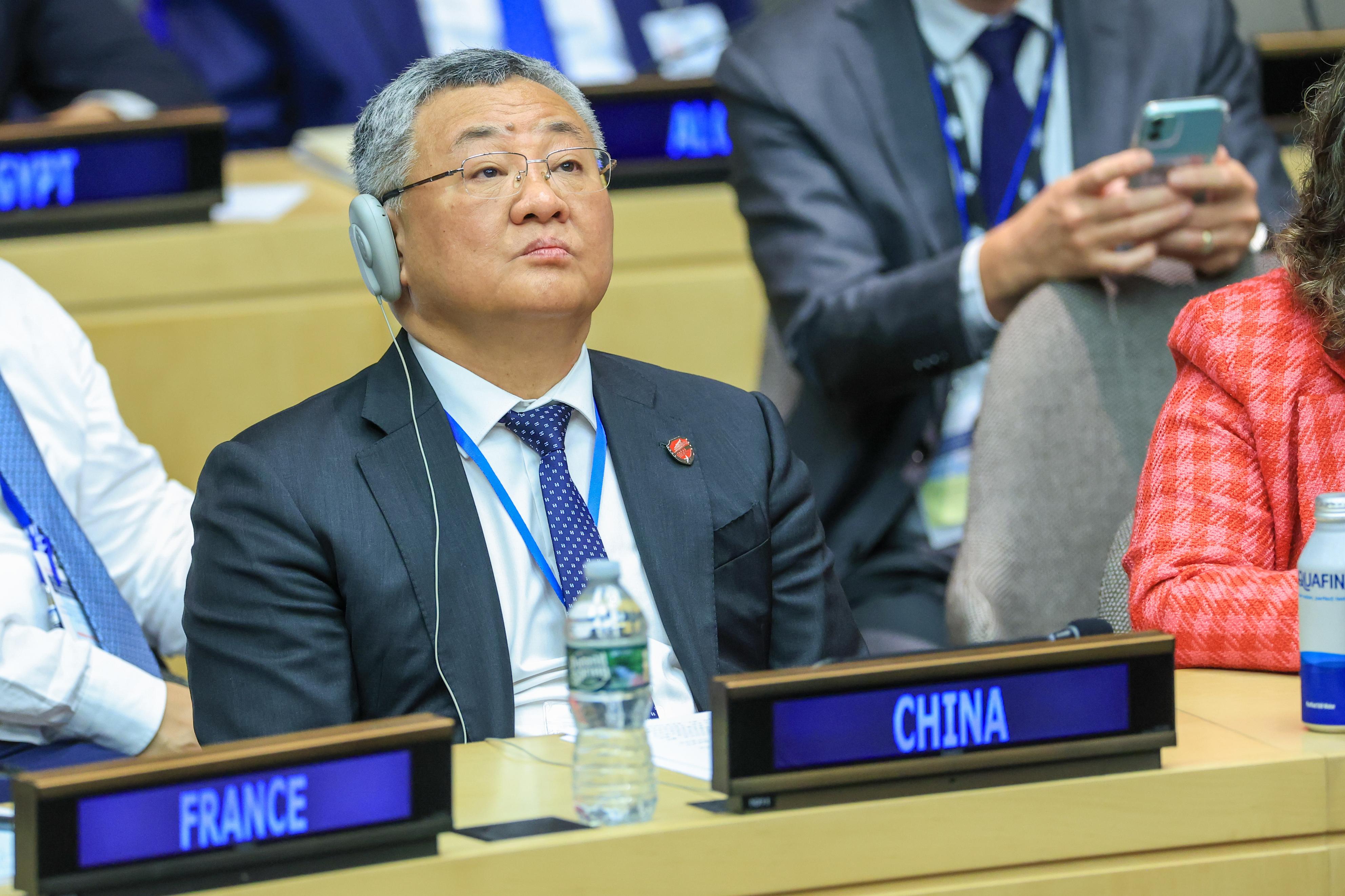 ModelshipFlag3's tweet card. 　【ニューヨーク、北京共同】中国の傅聡国連大使は18日、国連総会の安全保障理事会改革を協議する会合で、台湾有事を巡る高市早苗首相の国会答弁を激しく非難し「日本は安保理常任理事国入りを求める資格は全くな ...